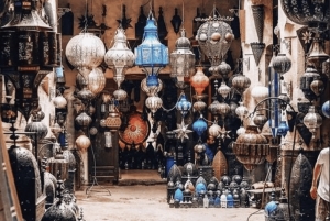 カサブランカ発：マラケシュ市内観光ツアー（ラクダ乗り体験付き）