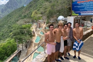 From CDMX: Hot springs and thermal baths in Tolantongo caves