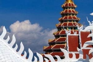 Z CM: biała, niebieska, czerwona/czarna świątynia w Chiang Rai z lunchem