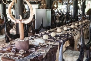 Z CM: biała, niebieska, czerwona/czarna świątynia w Chiang Rai z lunchem