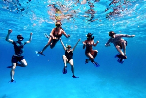 Da Cozumel: tour in barca a 3 barriere coralline con bevande e snorkeling