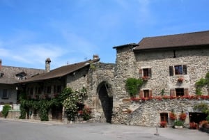 From Geneva: Day Tour to Chamonix & Yvoire Medieval Village