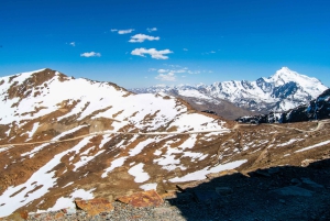 From La Paz: Day Trip to Chacaltaya and Moon Valley