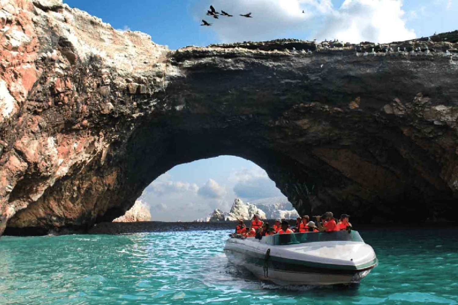 From Lima: Full-Day Tour of Islas Ballestas and Huacachina