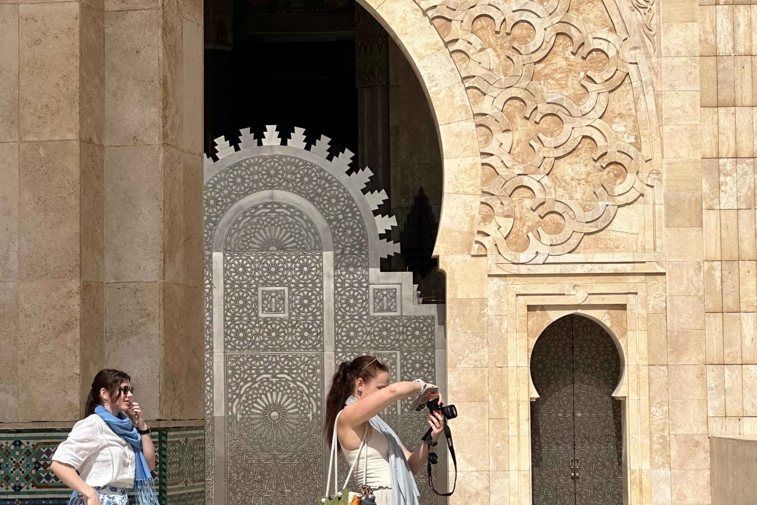 マラケシュ発：バンで行くカサブランカ日帰り旅行