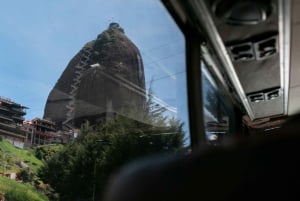 Z Medellin: Guatape El Peñol z rejsem łodzią + wycieczka gastronomiczna