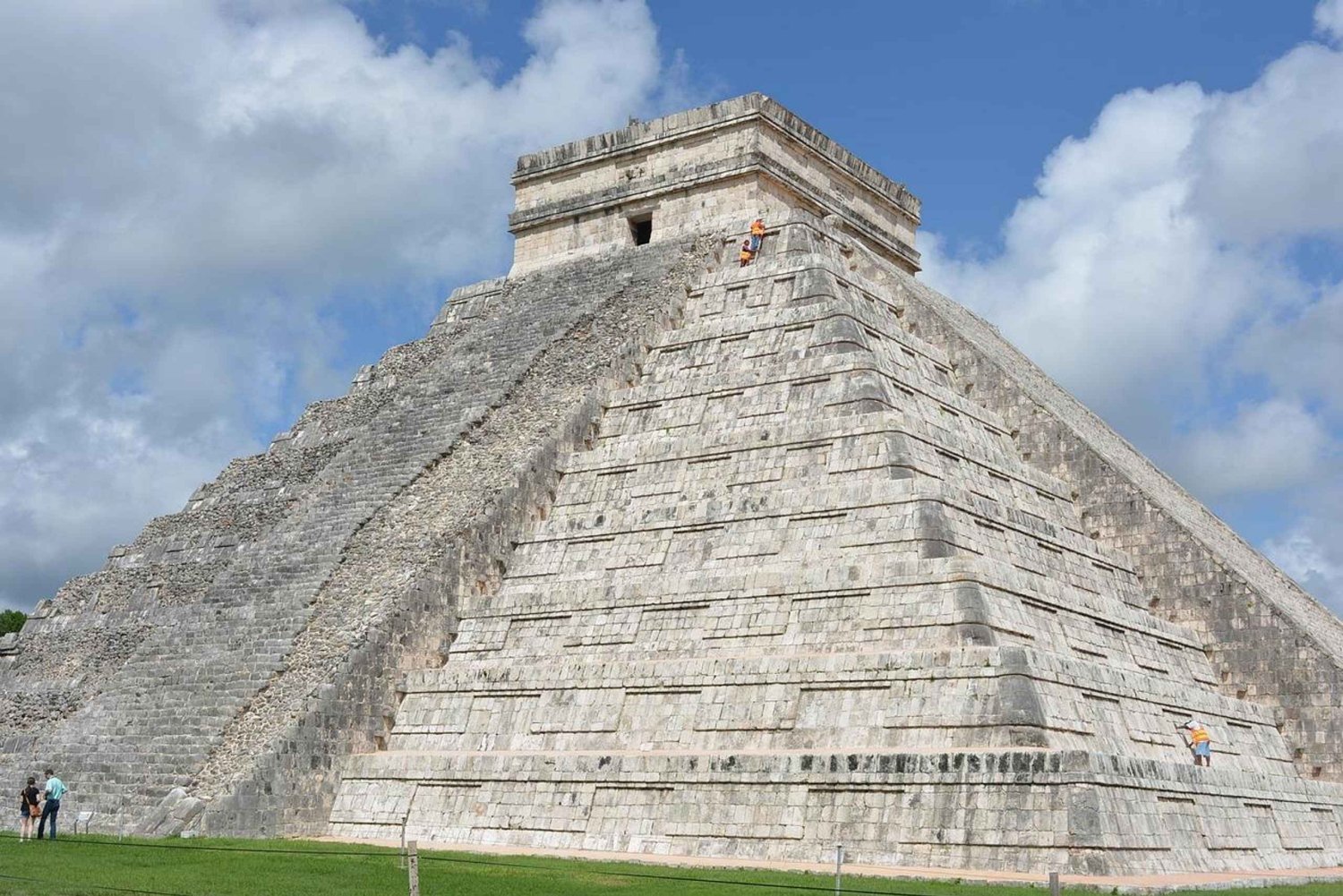 From Mérida: Chichén Itzá, Cenote, and Izamal, Magical Town with Lunch.
