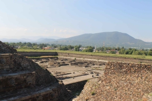 Von Mexiko-Stadt aus: 1-tägige Tour zur Basilika von Guadalupe und nach Teotihuacán