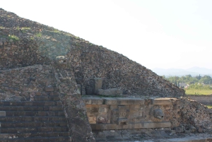 Von Mexiko-Stadt aus: 1-tägige Tour zur Basilika von Guadalupe und nach Teotihuacán