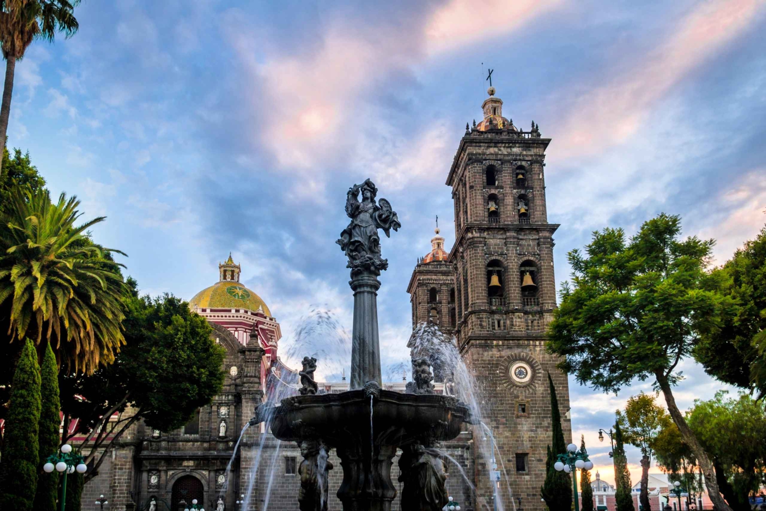 Von Mexiko-Stadt: Puebla, Cholula und Tonantzintla mit optionalem typischem Mittagessen