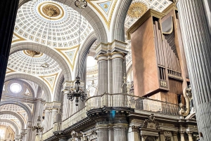 メキシコシティ発：プエブラ、チョルラ、トナンツィントラへの日帰りツアー