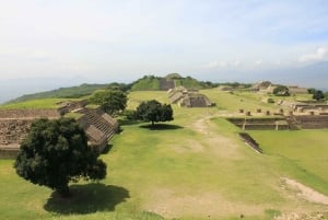 Depuis Oaxaca : Excursion à Monte Albán et dans les villes d'artisanat d'art