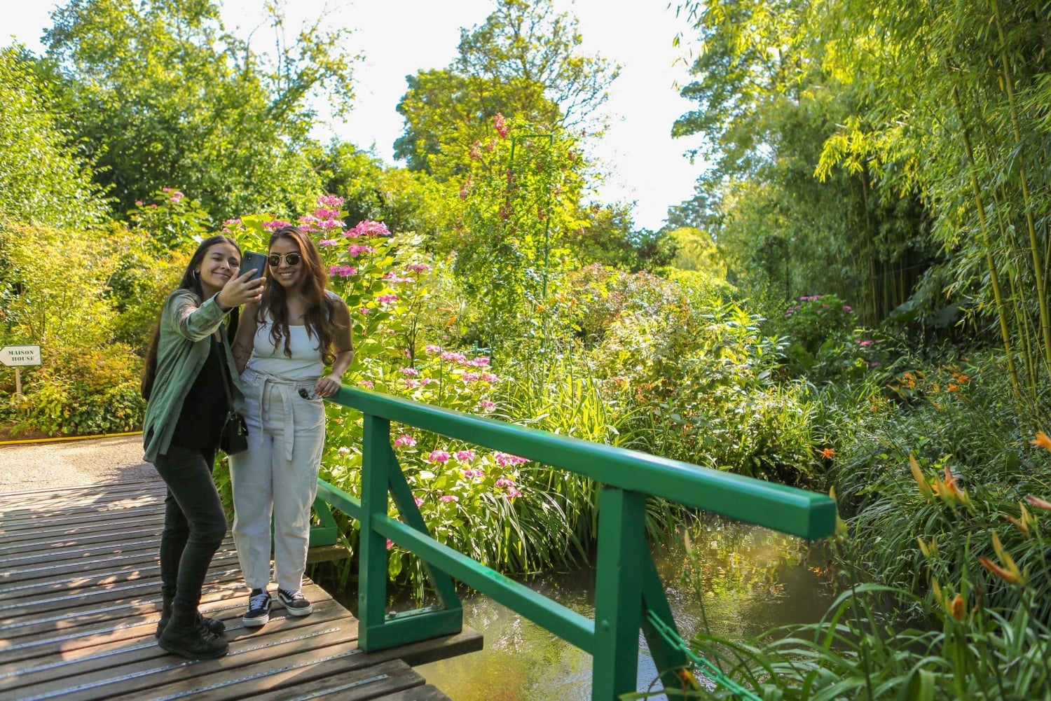 De Paris: Viagem de 1 dia a Giverny com guia de áudio ou guia ao vivo