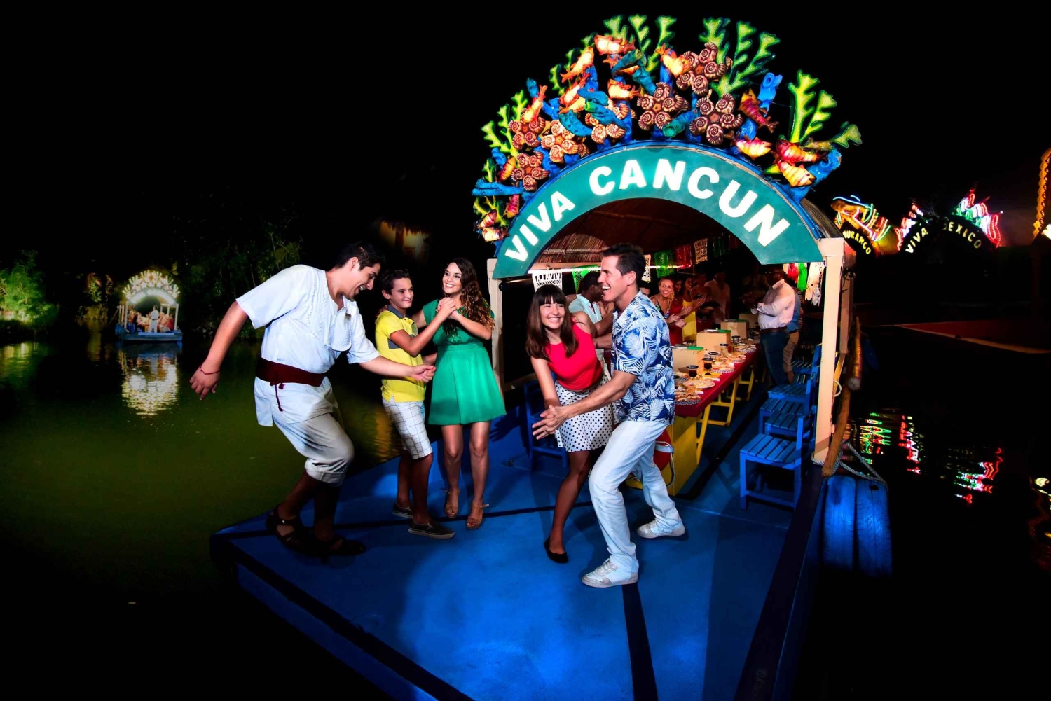 Från Playa del Carmen: Entré till Xoximilco-parken, allt ingår