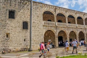 De Punta Cana: viagem de 1 dia pela história de Santo Domingo com almoço