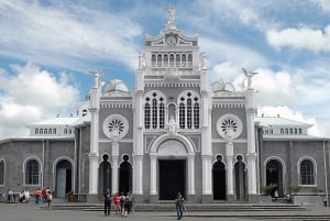Depuis San Jose : Randonnée au cratère du volcan Irazu et excursion à Cartago