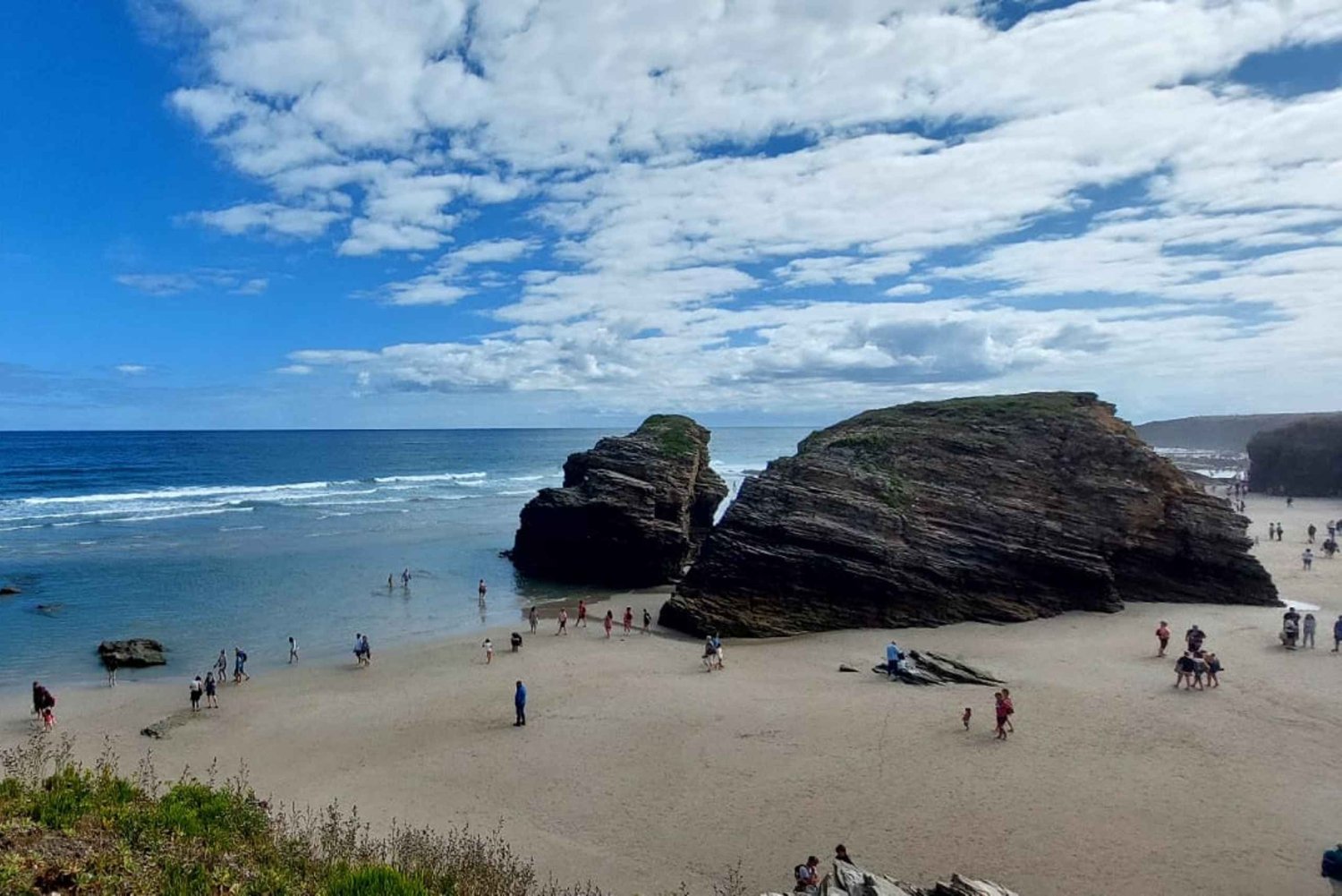 Desde Santiago: Excursión a la Playa de las Catedrales, Asturias y Pancha