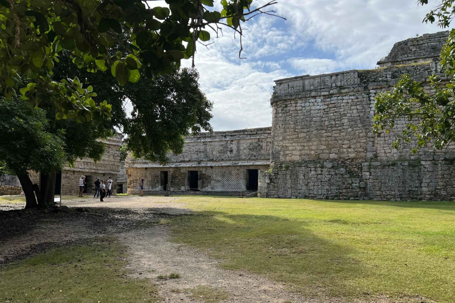 Da Valladolid: Tour di Chichen Itza e 2 Cenotes