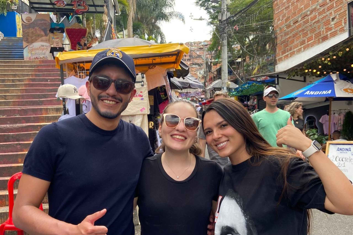 Graffiti Tour in the comuna 13 of medellin