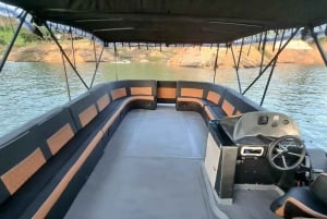 Гуатапе: частная водная прогулка с музыкой