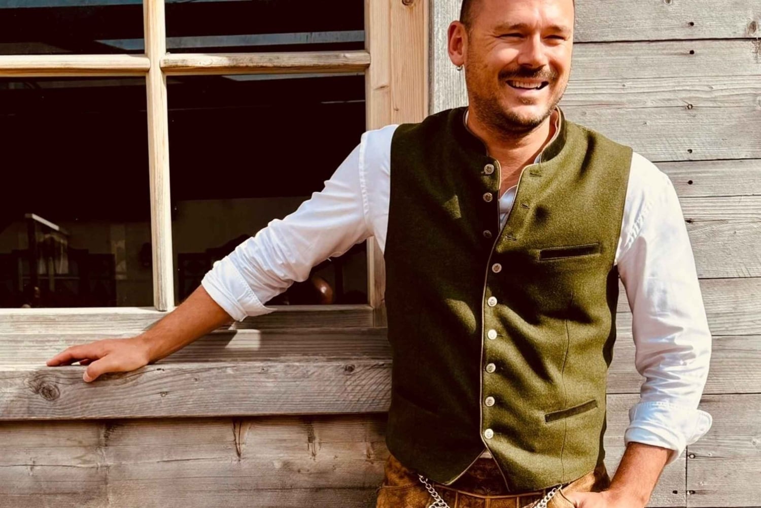 ヘレンヒムゼー城とフラウエニンゼル島：ピーターと一緒に車とボートで巡りましょう！