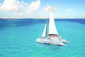 Passeio de catamarã pela Isla Mujeres a partir de Cancún