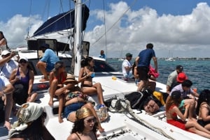 Isla Mujeres: Katamaran og snorkeloplevelse kun for voksne
