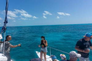 Isla Mujeres: Snorkeling Tour with Open Bar