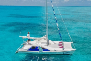 Isla Mujeres: Snorkeling Tour with Open Bar