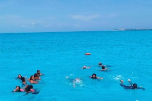 Isla Mujeres: Snorkeling Tour with Open Bar