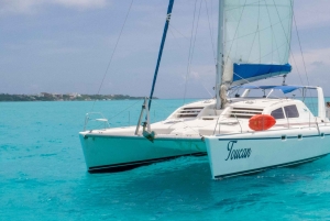 Isla Mujeres: Snorkeling Tour with Open Bar