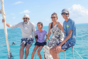 Isla Mujeres: Snorkeling Tour with Open Bar