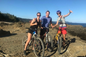 Excursion en VTT dans la jungle et baignade dans une cascade