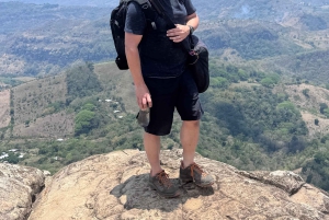 ラ・リベルタ州：ペニョン・デ・コマサグアハイキング