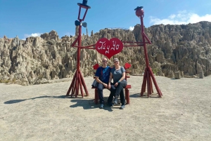 La Paz: Private City Tour with Cable Car & Moon Valley Visit