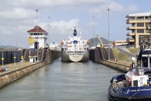 La Vieja, Miraflores Canal, & Casco Viejo Private City Tour