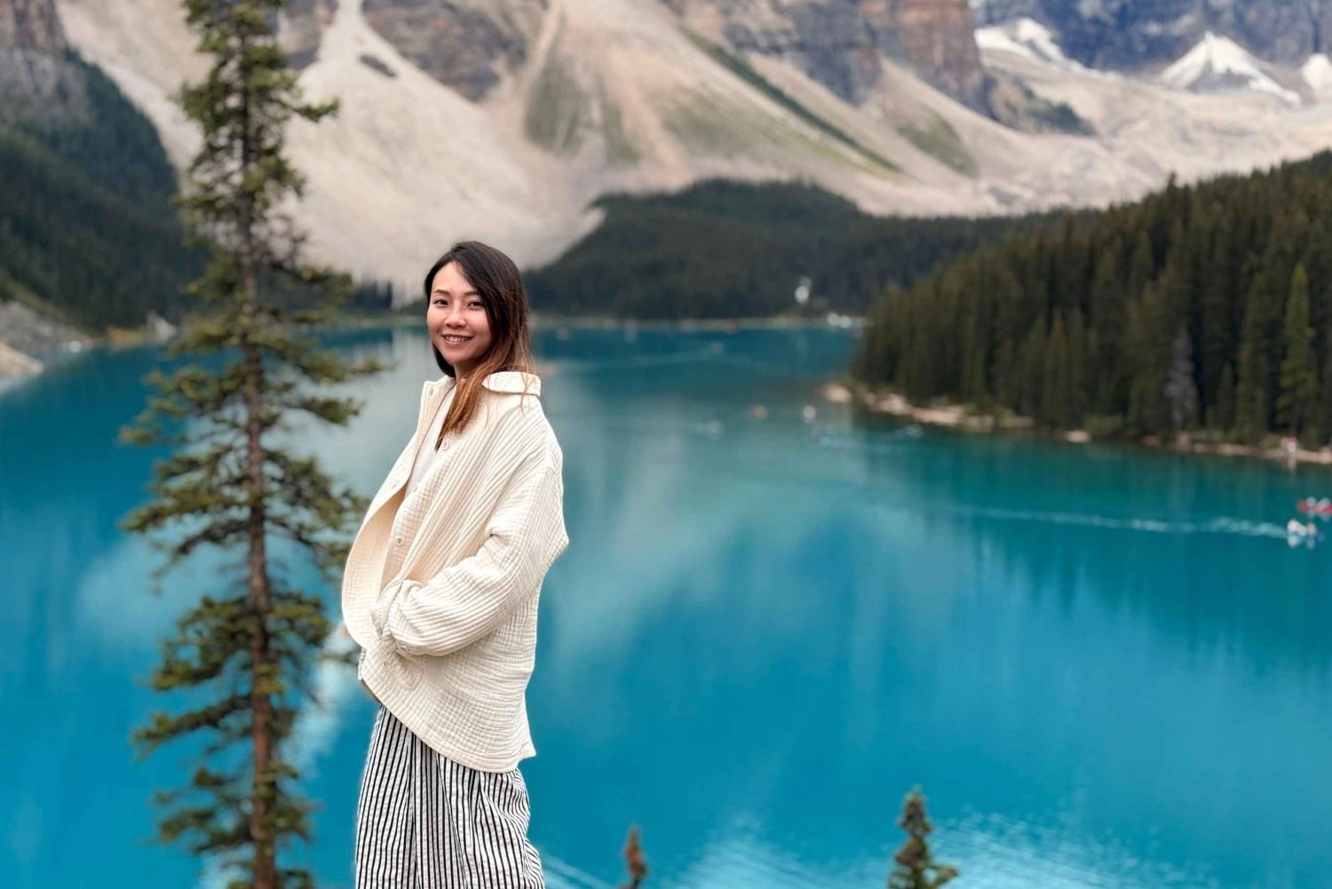 Lake Louise & Emerald Lake Half Day Tour from Canmore/Banff