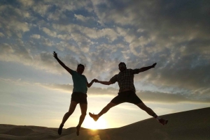 Lima: Transfer + Paracas + Huacachina + Sandboarding + Buggies