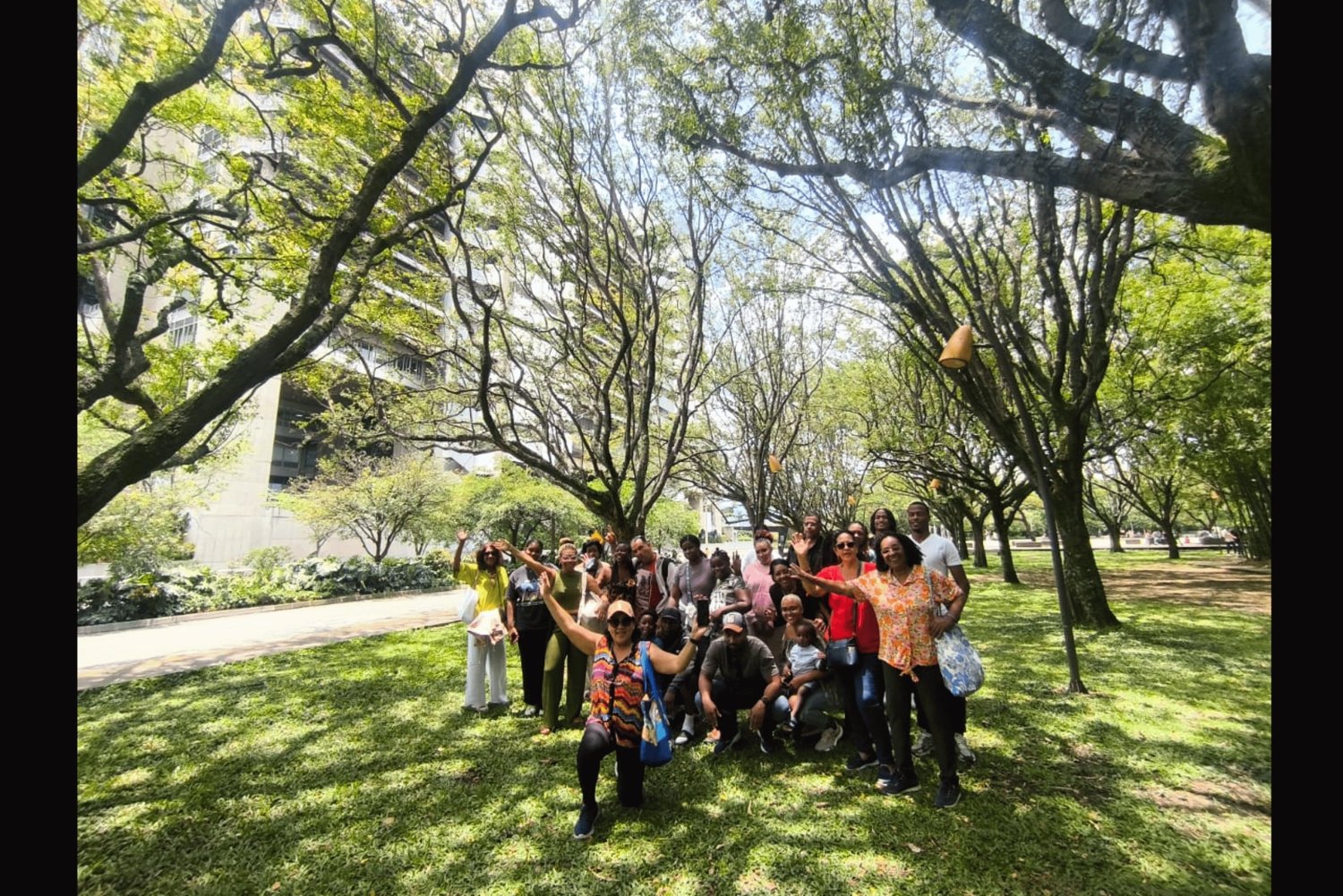 Medellín: Chiva-tur med Metrocable og sporvogn