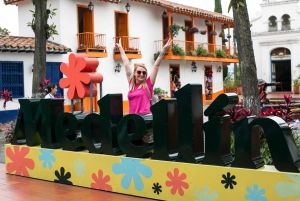 Medellin: City Tour & Comuna 13 Graffiti Tour