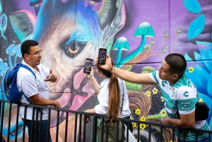 Medellin: City Tour & Comuna 13 Graffiti Tour