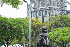 Medellin: City Tour & Comuna 13 Graffiti Tour