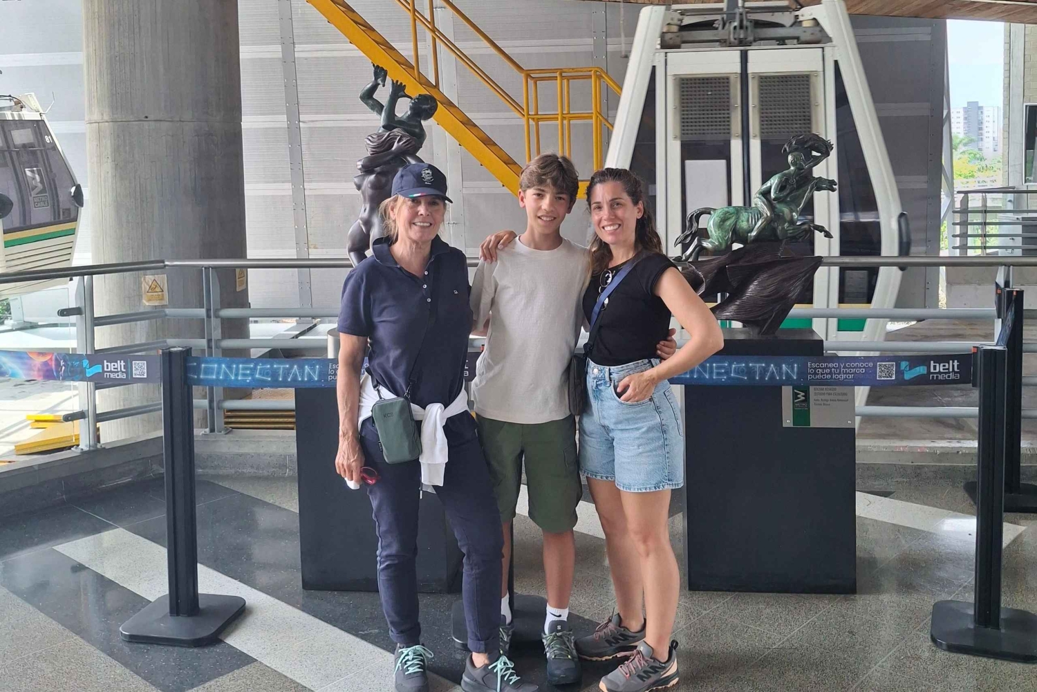 Medellín : visite privée des communes 13 et 3 en téléphérique