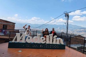 Medellín : visite privée des communes 13 et 3 en téléphérique