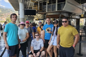 Medellín : visite privée des communes 13 et 3 en téléphérique