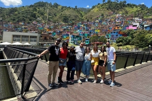 Medellín : visite privée des communes 13 et 3 en téléphérique