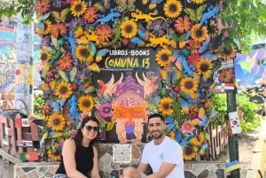 Medellín: Wycieczka po dzielnicy Comuna 13 z przejażdżką kolejką linową