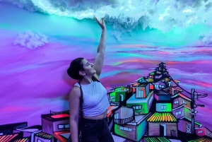 Medellín: Recorrido por los graffitis de la Comuna 13, comida callejera y teleférico