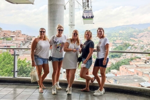 Medellín: Recorrido por los graffitis de la Comuna 13, comida callejera y teleférico