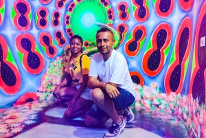 Medellín: Recorrido por los graffitis de la Comuna 13, comida callejera y teleférico